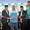 Peresmian UKS Komunitas Kuningan 212 Mart ditandai dengan pengguntingan pita oleh Ir Bun-Bun Budhyasa.